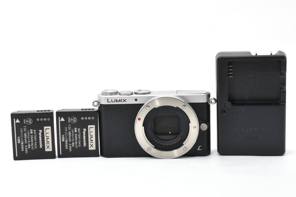 極上品 Panasonic DMC-GM1 ボディ シルバー バッテリーチャージャーセット拍卖