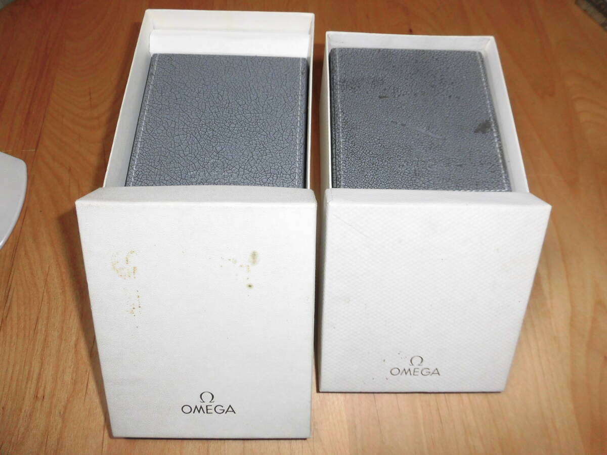 ②OMEGA オメガ 空箱 時計ケース BOX 2点 付属品付 経年劣化の為、全体的に劣化、ひび割 状態が悪いです拍卖