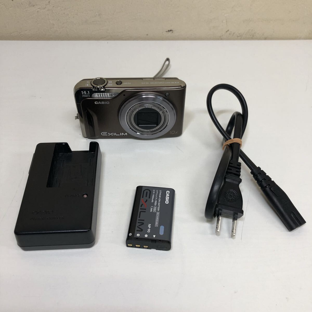 ※ CASIO カシオ EXILIM エクシリム デジカメ EX-H15 ブラウン バッテリー 充電器 コンパクトデジタルカメラ 拍卖
