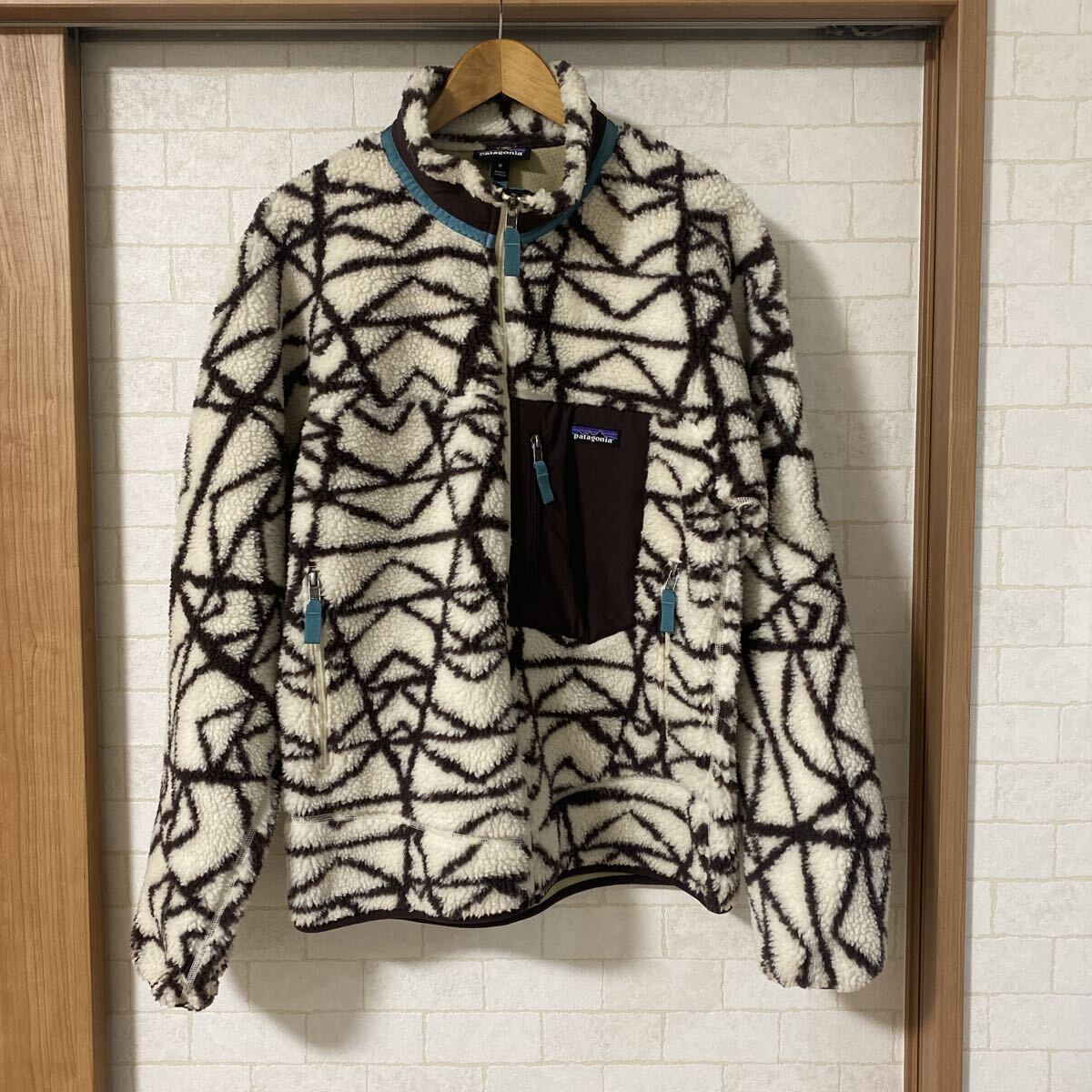 パタゴニア patagonia 16AW クラシックレトロXジャケット フリース STY23056FA16 総柄 アイボリー ブラウン ターコイズ拍卖