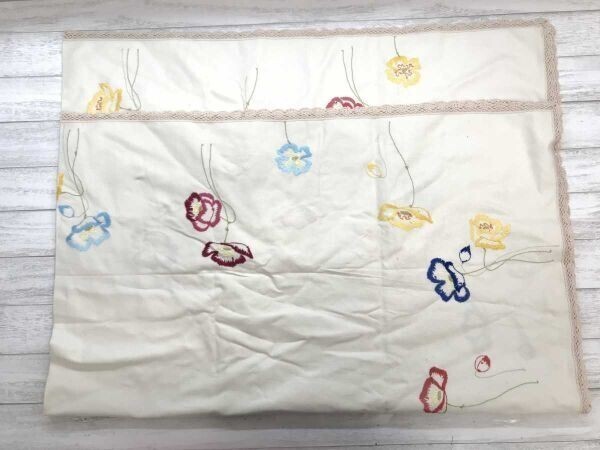 レトロ クラシック アンティーク調 ボタニカル 花柄刺繍 クロシェレーストリム テーブルクロス マルチラグ 長方形 オフホワイト拍卖