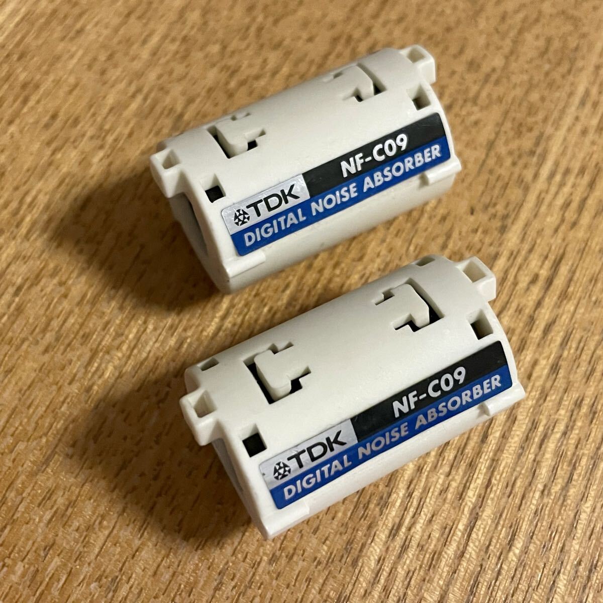 【押入整理】TDK NF-C09 クランプ式ノイズフィルター DIGITAL NOISE ABSORBER 2個セット/送料180円拍卖