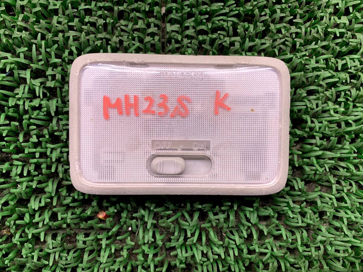 即決値段 動作OK Z3-1 スズキ ワゴンR MH23S MH21S 22S 純正 ルームランプ ルームライト 室内灯 エブリィ DA64 パレットMK21S拍卖