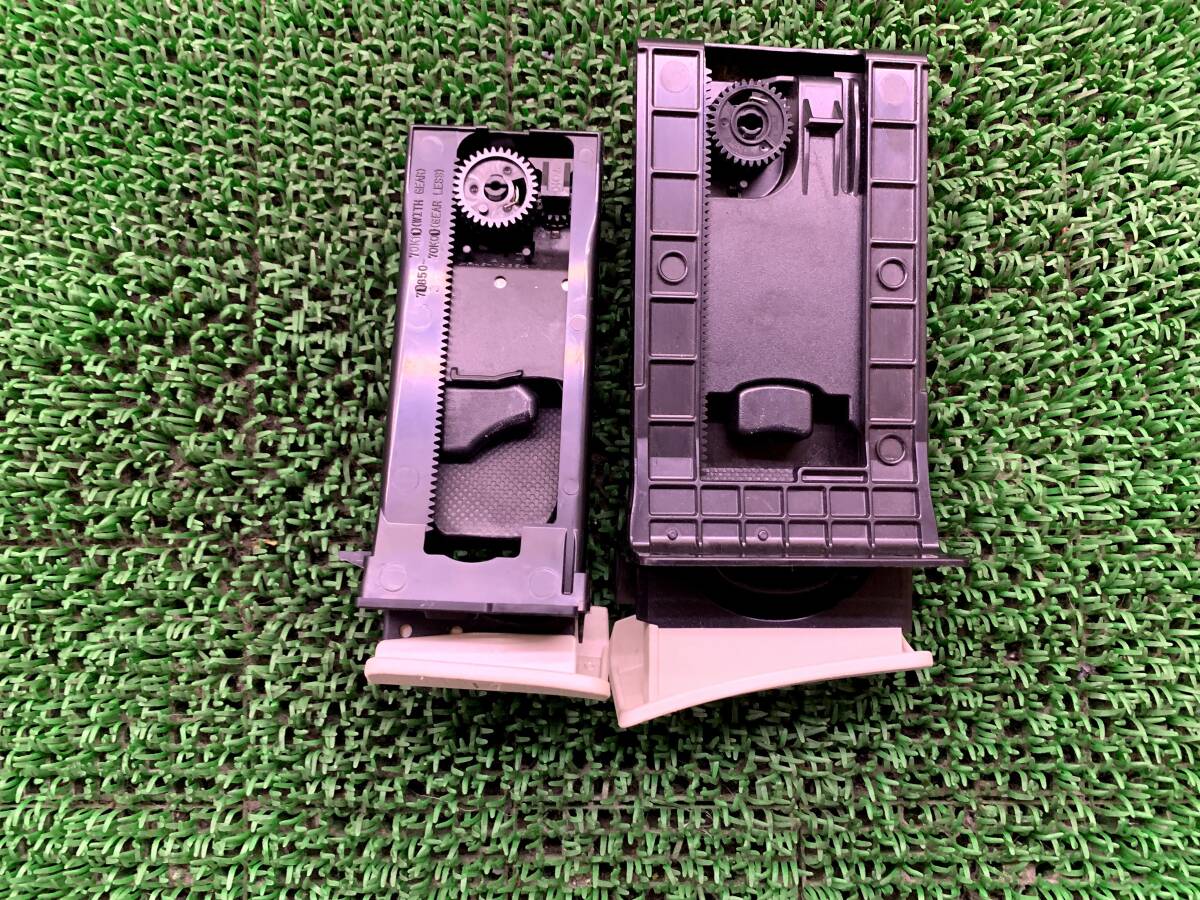 即決値段 動作OK Z3-1 スズキ MRワゴン MF33S モコ MG33S カップホルダー ドリンクホルダー 缶ホルダー拍卖