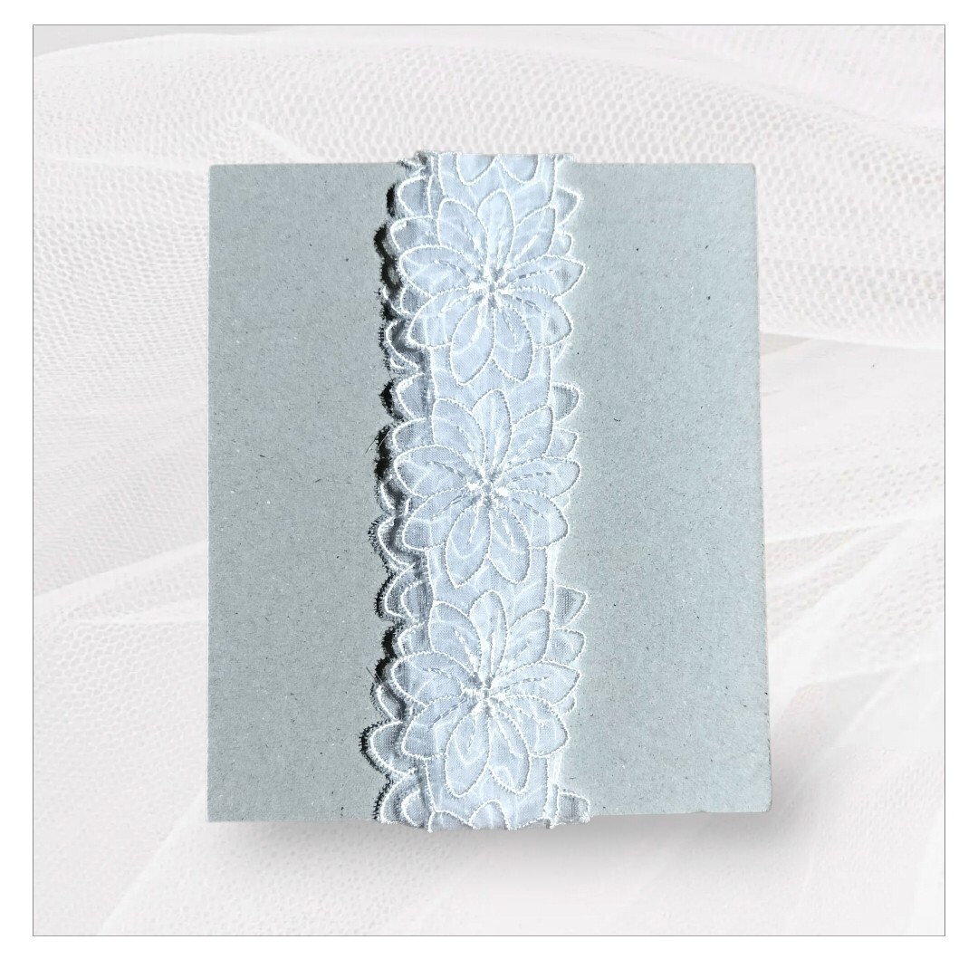 ホワイト花柄刺繍レースリボン 約3.5cm×126cm拍卖