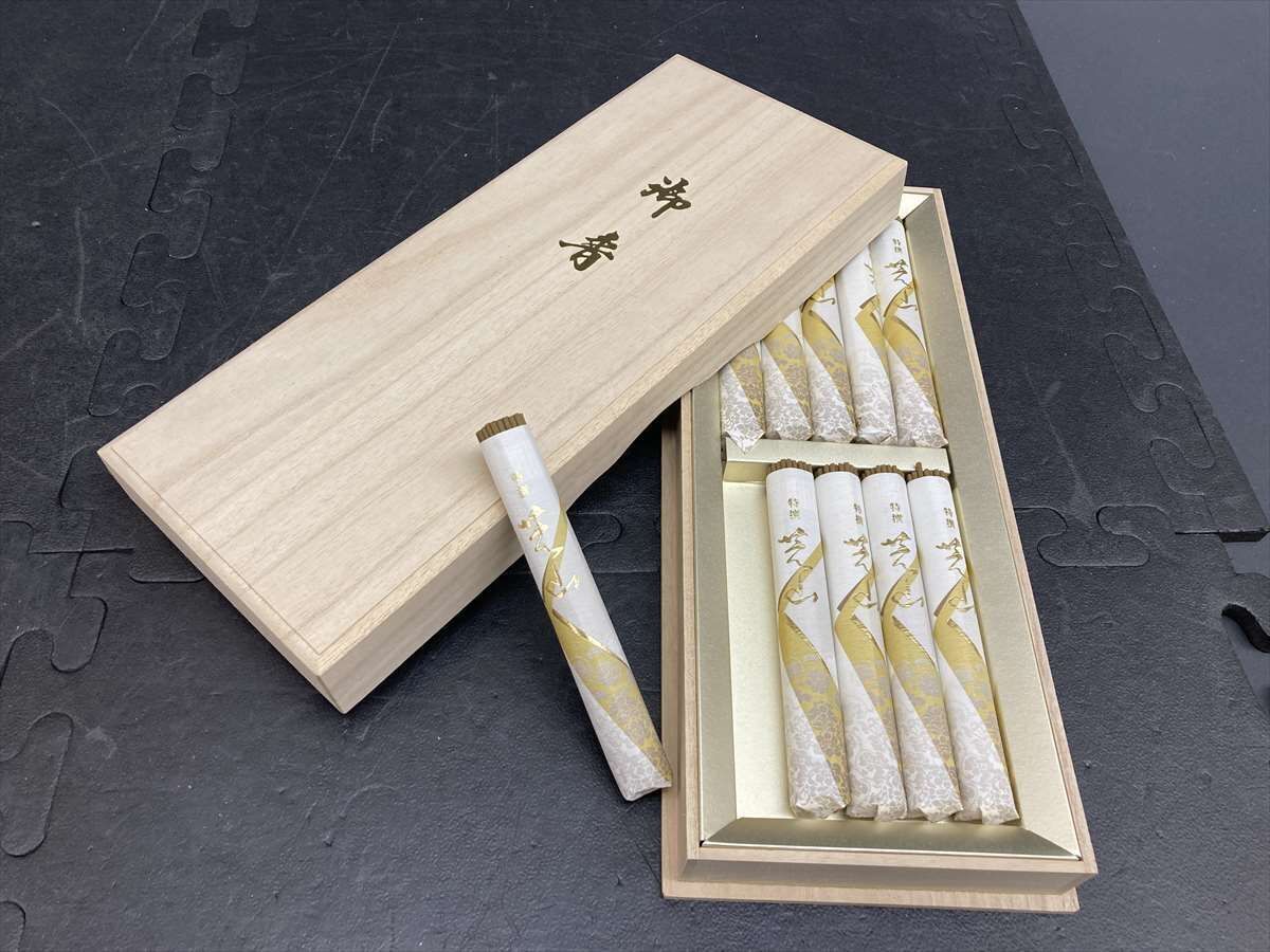 訳あり 未使用品 日本香堂 特撰芝山 桐箱 短寸 10把 煙の少ないお線香拍卖