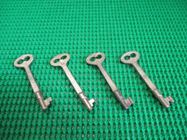 真鍮棒鍵 国産 全長60ミリ(約) 4ケで¥1000 送料¥185 クリックポスト利用拍卖