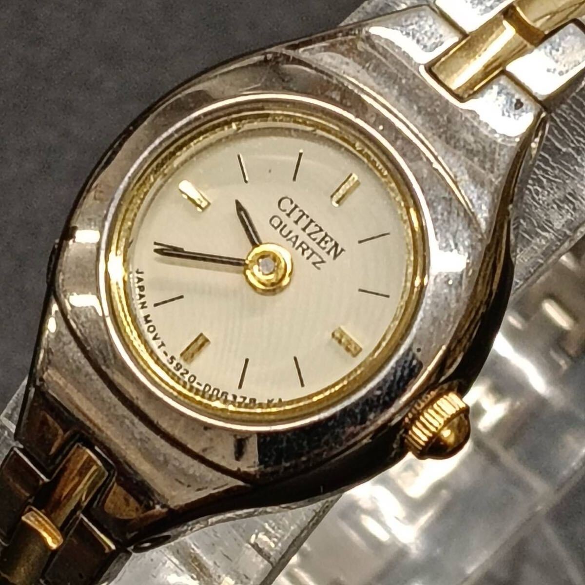 T263【レア】 CITIZEN シチズン 5920 S91531 腕時計 クウォーツ 3針 白文字盤 デイト アナログ ヴィンテージ アクセ シルバー色 Y2K 80s拍卖