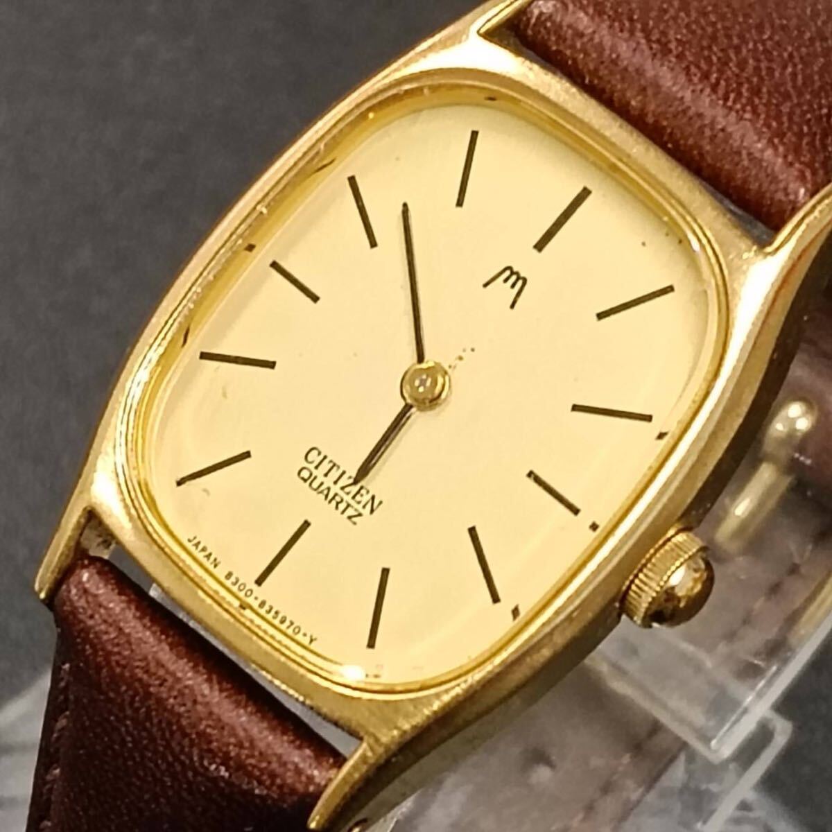 T247【レア】 CITIZEN シチズン 腕時計 4-830423 クウォーツ 2針 金色文字盤 アナログ ヴィンテージ アクセサリー シルバー Y2K 80s拍卖