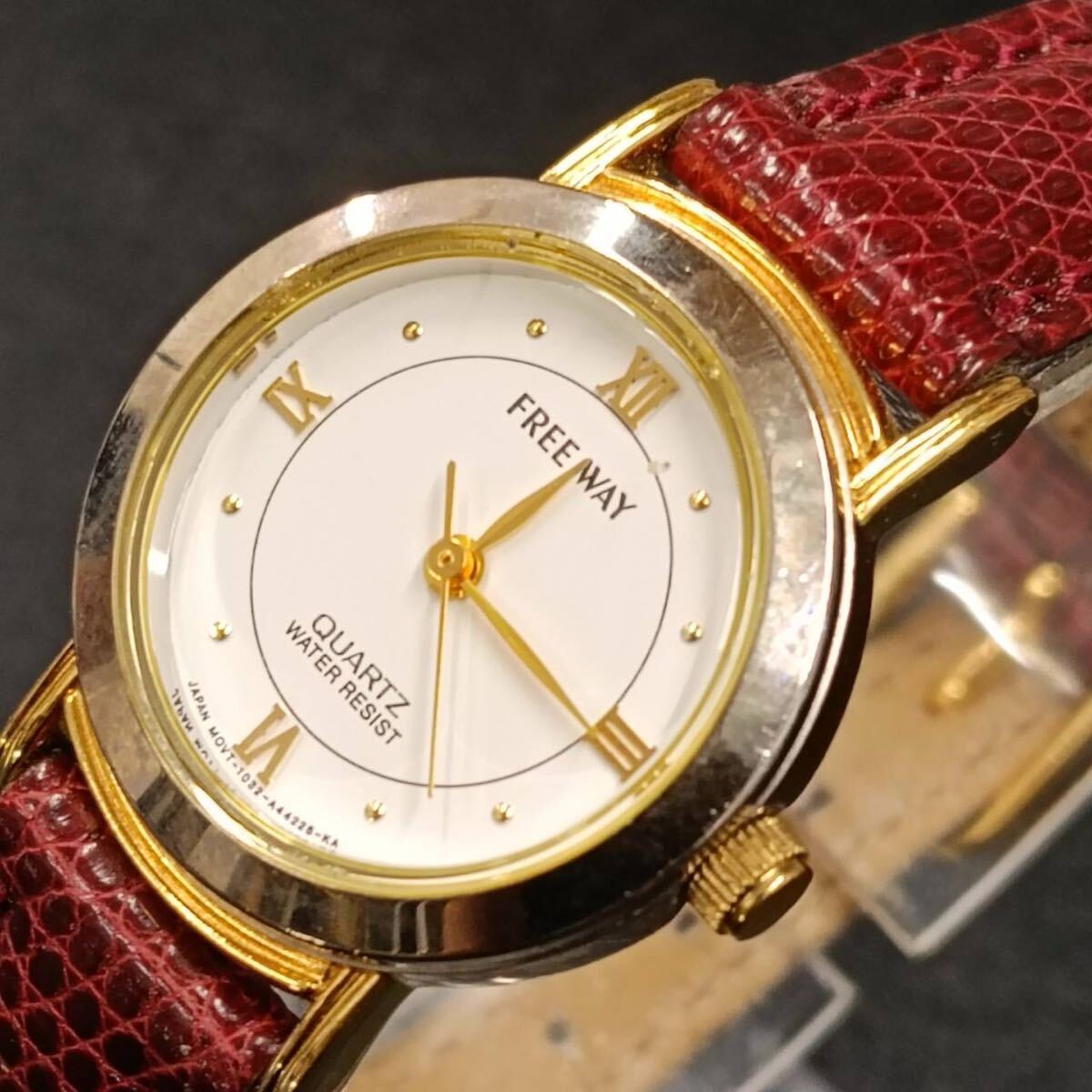 T245【レア】 CITIZEN シチズン free way フリーウェイ 腕時計 1032 クウォーツ 3針 白文字盤 アナログ ヴィンテージ シルバー色 Y2K 80s拍卖