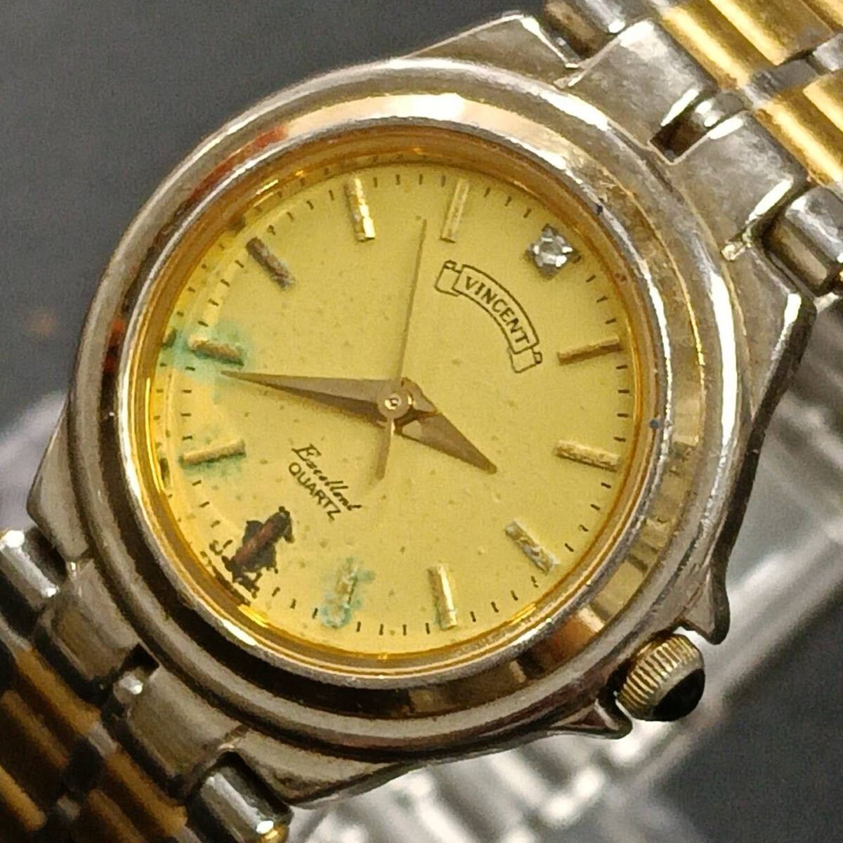 T51【レア】 vincent ヴィンセント 腕時計 sss-900 クウォーツ 3針 金色文字盤 デイト アナログ ヴィンテージ アクセ シルバー色 Y2K 80s拍卖