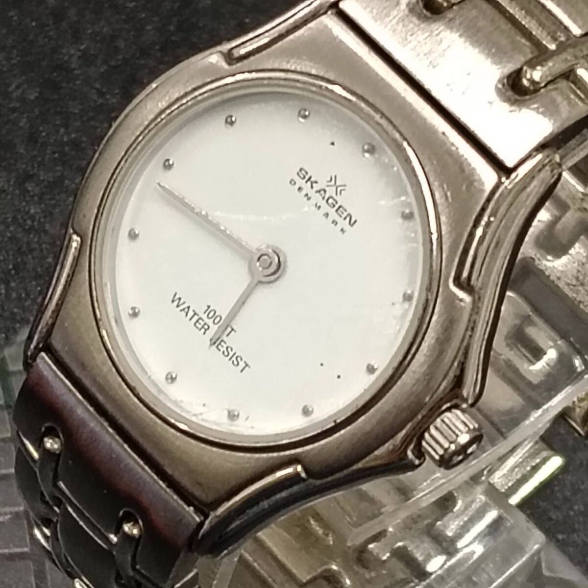 T126【レア】 SKAGEN スカーゲン Q99SSX 腕時計 クウォーツ 2針 白文字盤 アナログ ヴィンテージ アクセサリー シルバー色 Y2K 80s拍卖