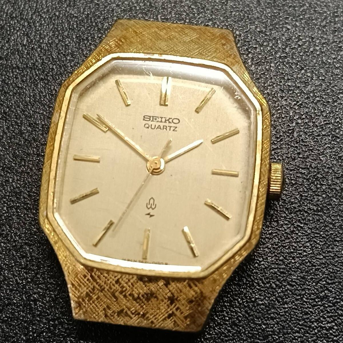 T294【レア】 SEIKO セイコー 腕時計 2621-5100 クウォーツ 3針 金色文字盤 デイト アナログ ヴィンテージ アクセ ゴールド色 Y2K 80s拍卖