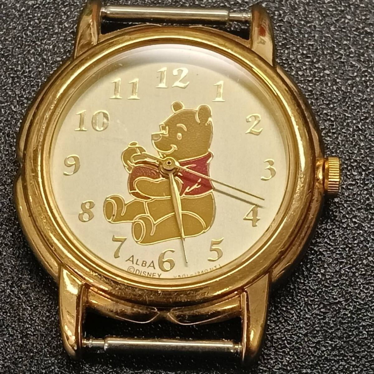 T295【レア】 SEIKO ALBA セイコー アルバ ディズニー プーさん 腕時計 V501-0170 クウォーツ 3針 金色文字盤 ヴィンテージ Y2K 80s拍卖
