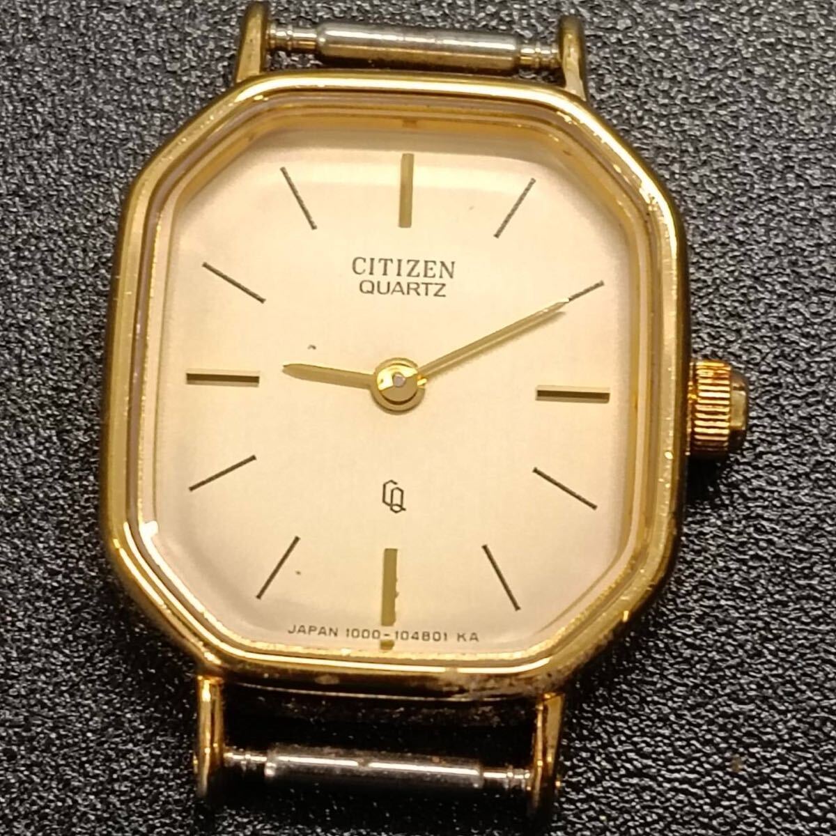 T271【レア】 CITIZEN シチズン 腕時計 4-103742 クウォーツ 3針 金色文字盤 デイト アナログ ヴィンテージ アクセ ゴールド色 Y2K 80s拍卖