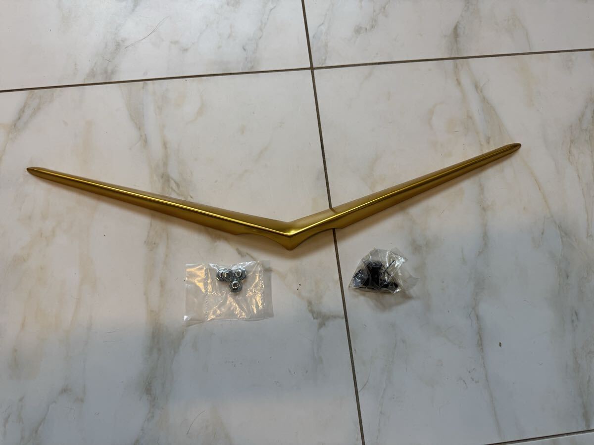 1957ベルエアトランクエンブレムゴールド。シボレー ローライダー ハイドロ拍卖