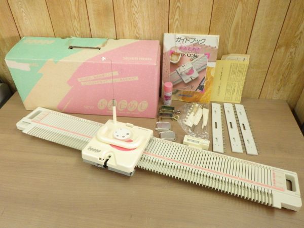 新品同様●SILVER REED シルバーリード シルバー精工 編み機 NEW あみむめも LK100N 編み物 手芸 クラフト 折り畳み コンパクト 付属品多数拍卖