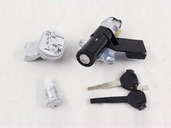 ホンダ スペイシー100 純正タイプ メインスイッチ キー/シャッター拍卖