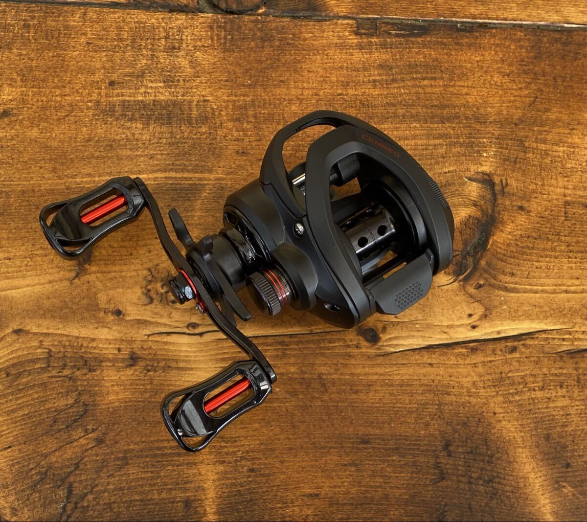 ベイトリール バス釣り バスフィッシング 左巻き レフトハンドル 軽量 ブラック拍卖