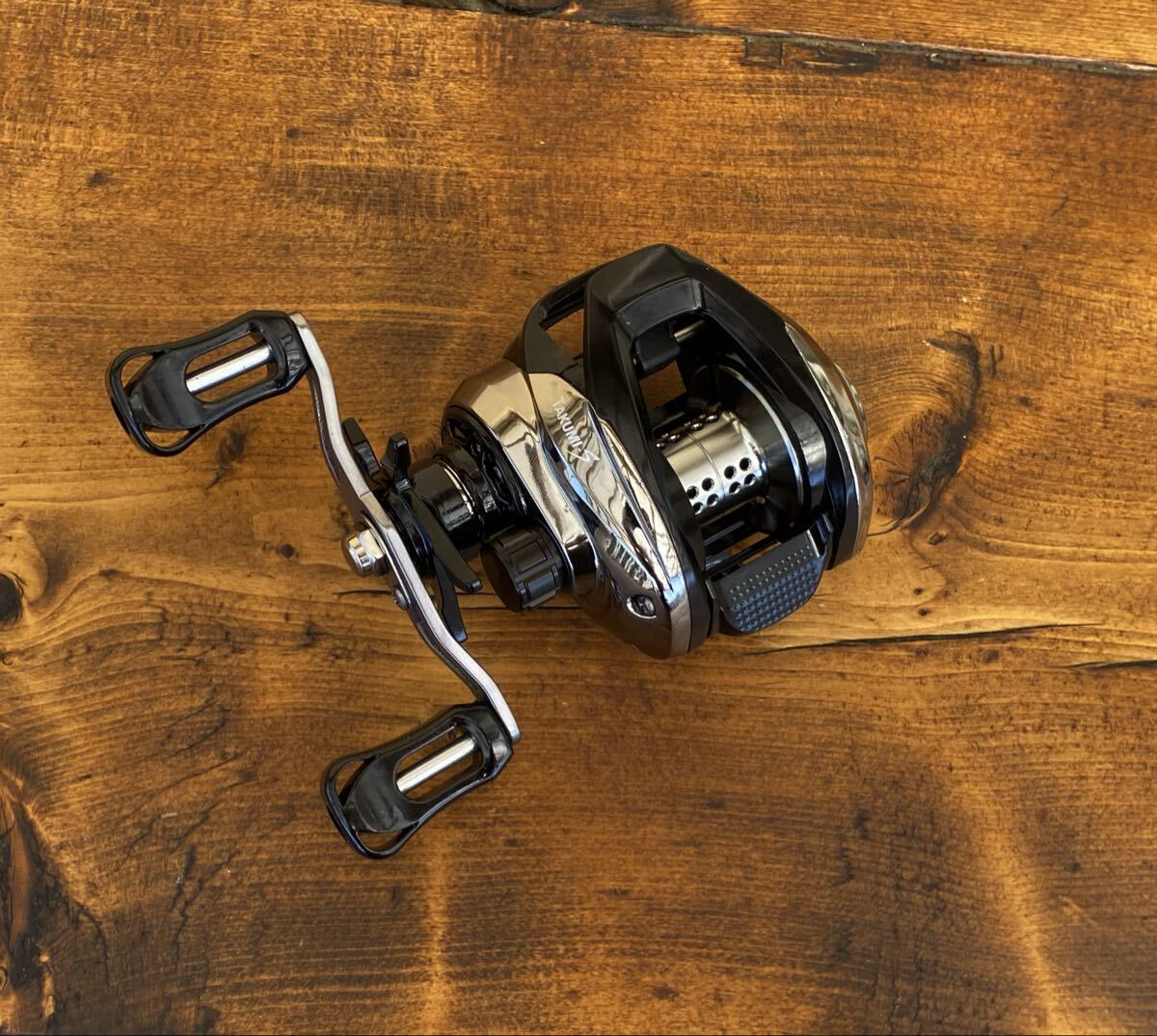 新品未使用 ベイトリール バス釣り バスフィッシング レフトハンドル シルバー拍卖