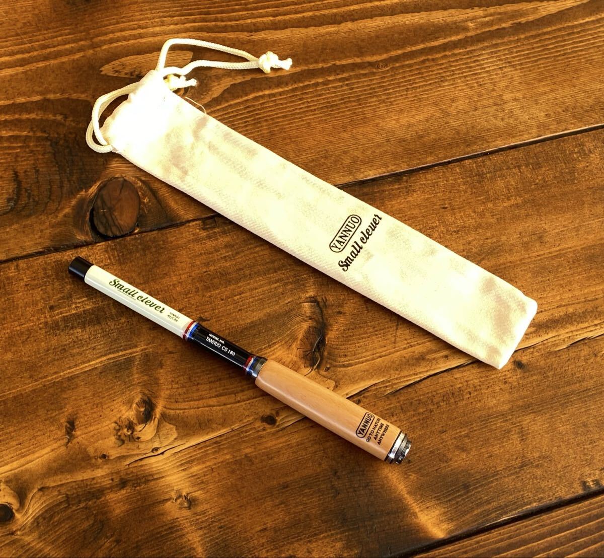 小物釣り竿 タナゴ竿 ブラック×ホワイト 180cm ウッドグリップ 振り出し竿 小物竿拍卖