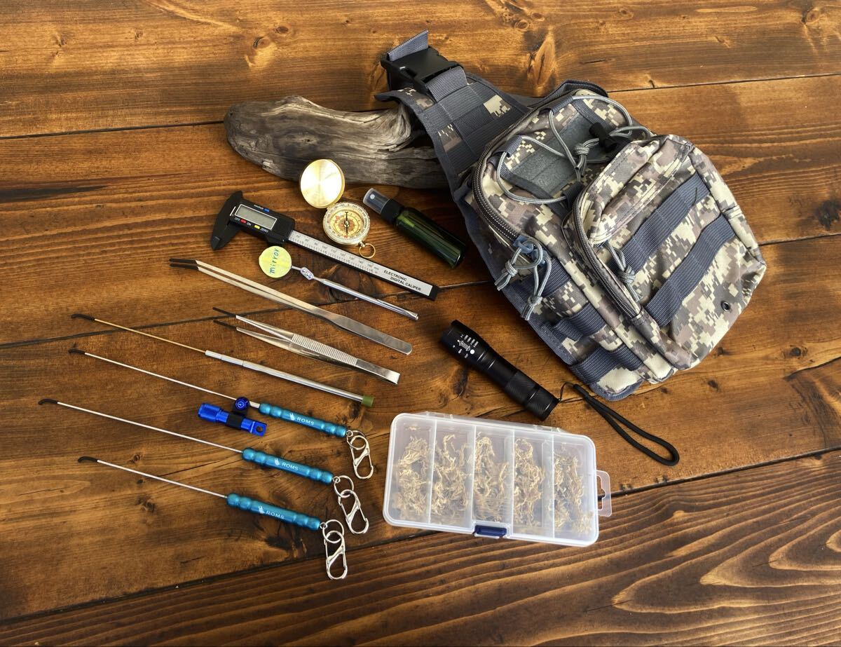 クワガタ採集セット メタリックブルー オリジナル掻き出し棒 デジタルノギス 採集ケース 昆虫採集道具 コンパス 虫除けスプレー拍卖