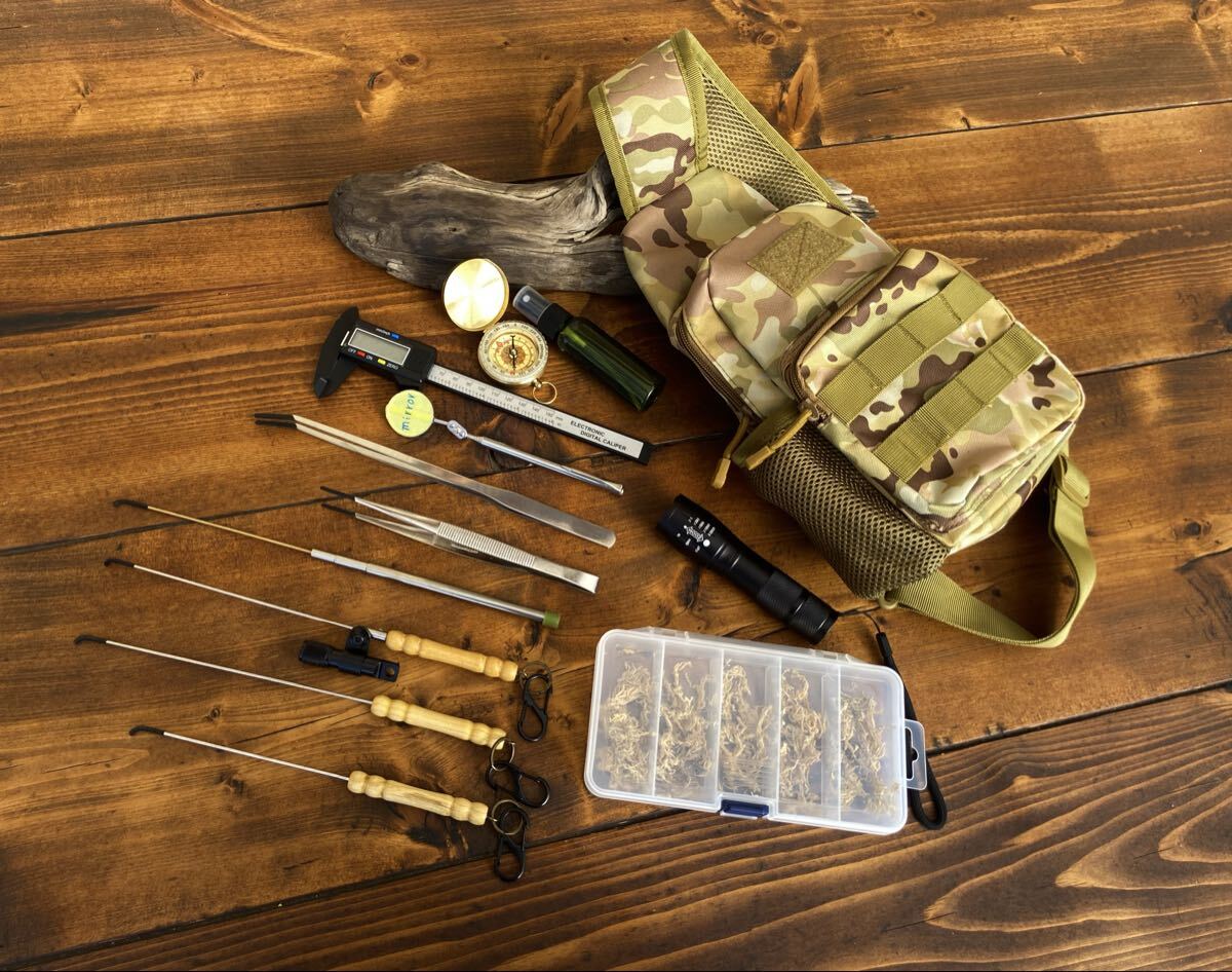 クワガタ採集セット camo柄 オリジナル掻き出し棒 デジタルノギス 採集ケース 迷彩柄 ハンドメイド 虫除けスプレー コンパス 拍卖