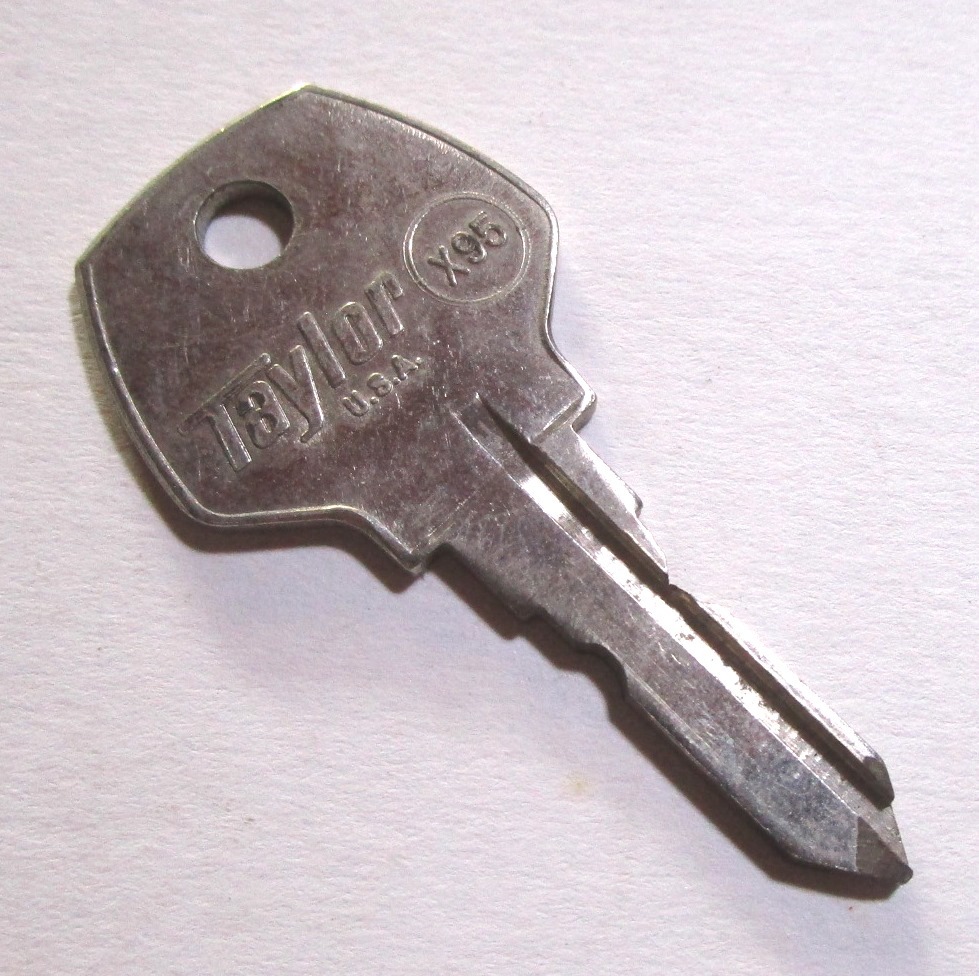 ショベル純正イグニッションスイッチ用スペアキー新品FXSローライダーFXEスーパーグライドFXBスタージスアイアンXL,EvoスポーツスターFXR95拍卖