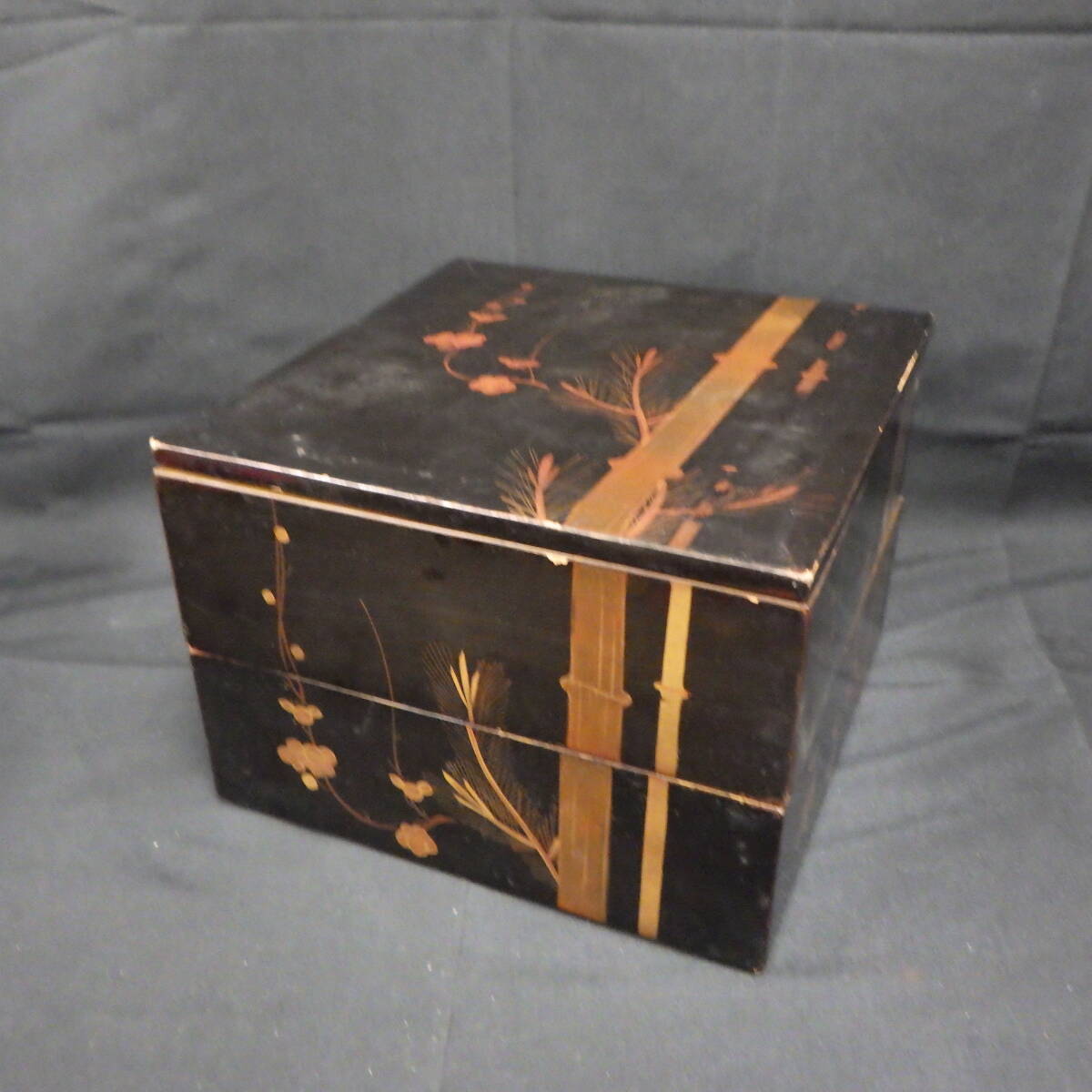 大正 年代物 漆器 重箱 蒔絵 木製 二段重 松竹梅 アンティーク 古道具 旧家蔵出し 内朱拍卖
