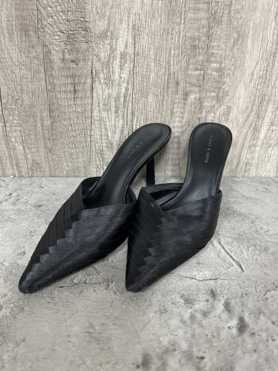 CHARLES & KEITH チャールズ&キース サテン シリンダーヒールミュール オープンバック パンプス size38/黒 ■■ レディース拍卖