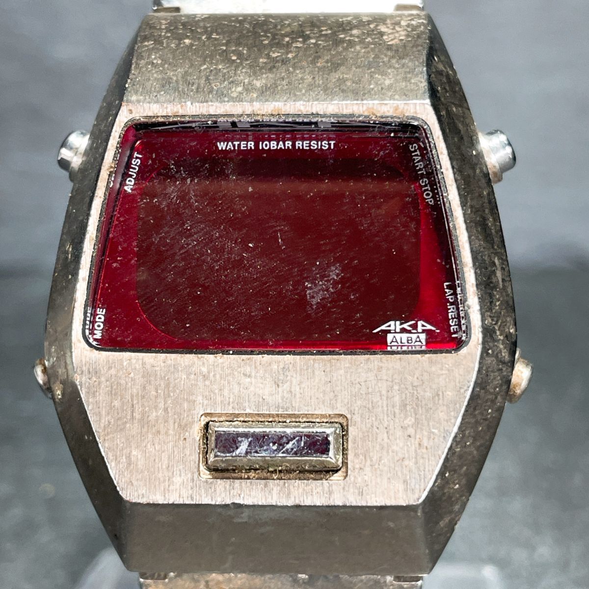 SEIKO セイコー ALBA アルバ AKA W670-4000 腕時計 デジタル クオーツ 多機能 カレンダー メタルバンド シルバー レッド文字盤 ステンレス拍卖