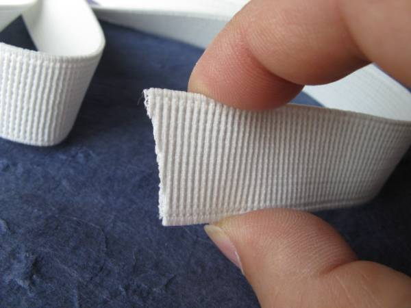 【新品】Nタイプ/人気のネジレに強い平ゴム/プロ仕様/白/30mm×15m拍卖