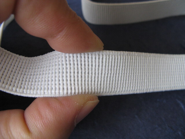 【お得な新規格】Nタイプ/人気のネジレに強い平ゴム/プロ仕様/白/20mm×15m拍卖