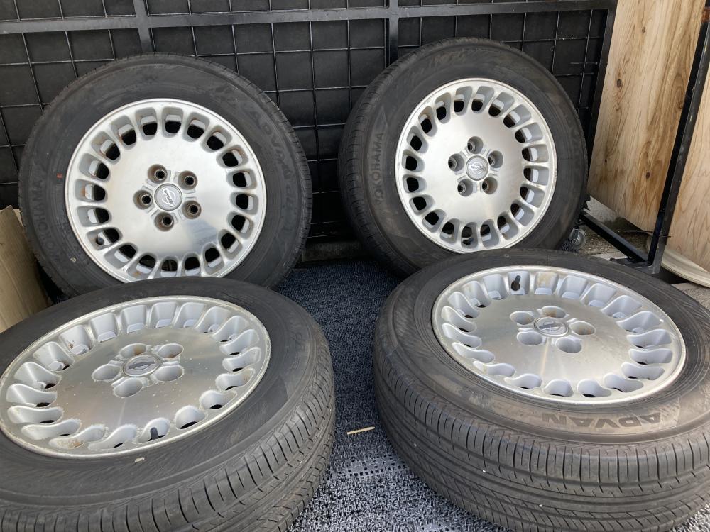 日産シーマ純正ホイール 215/60R16 リム径16(F/R) リム幅7JJ(F/R) オフセット40(F/R) PCD114.3(F/R) 5H ハブ径6.6(F/R)拍卖