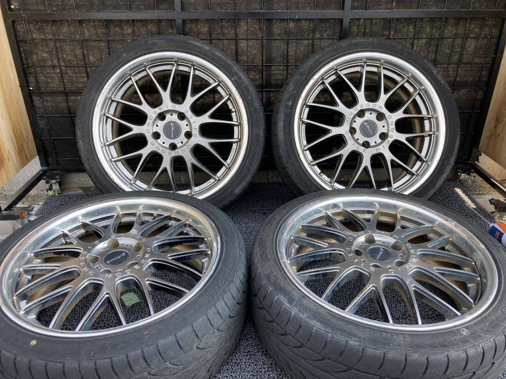 Vienna MODERNO STILE DISEGNO 225/40R19 リム径19(F/R) リム幅8J(F/R) オフセット45(F/R) PCD115(F/R) 5H ハブ径6.1(F/R)拍卖