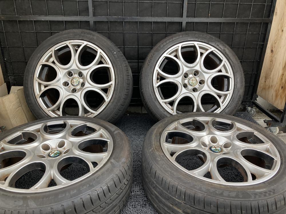 アルファロメオ159純正 235/45ZR18 リム径18(F/R) リム幅8J(F/R) オフセット41(F/R) PCD110(F/R) 5H ハブ径6.2(F/R)拍卖
