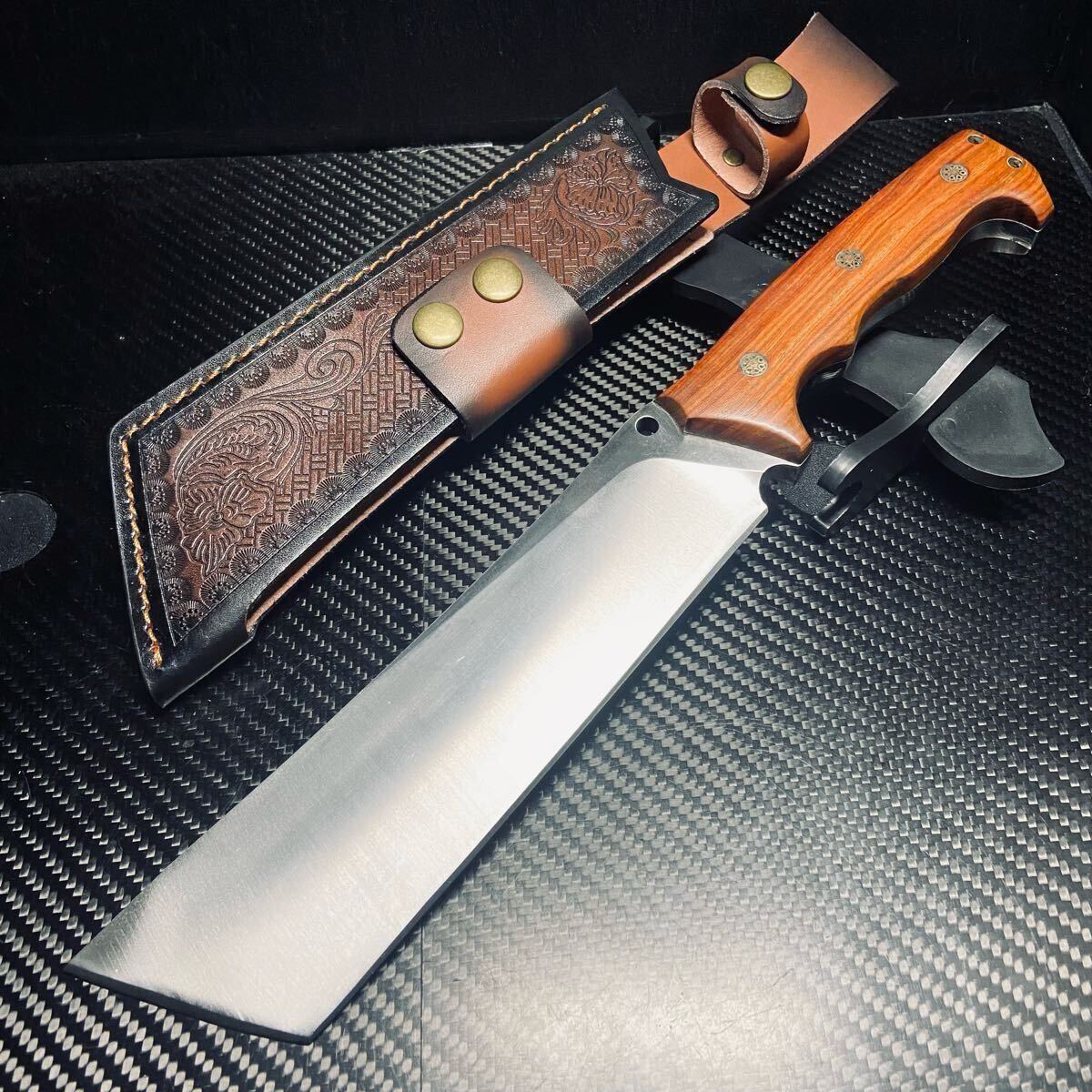 極厚8mm 685g 最高品質 サバイバルナイフ 山刀 薪割り 鉈 腰鉈 大工道具 鋼製 刃長さ20cm シース付き ハンティング アウトドア拍卖