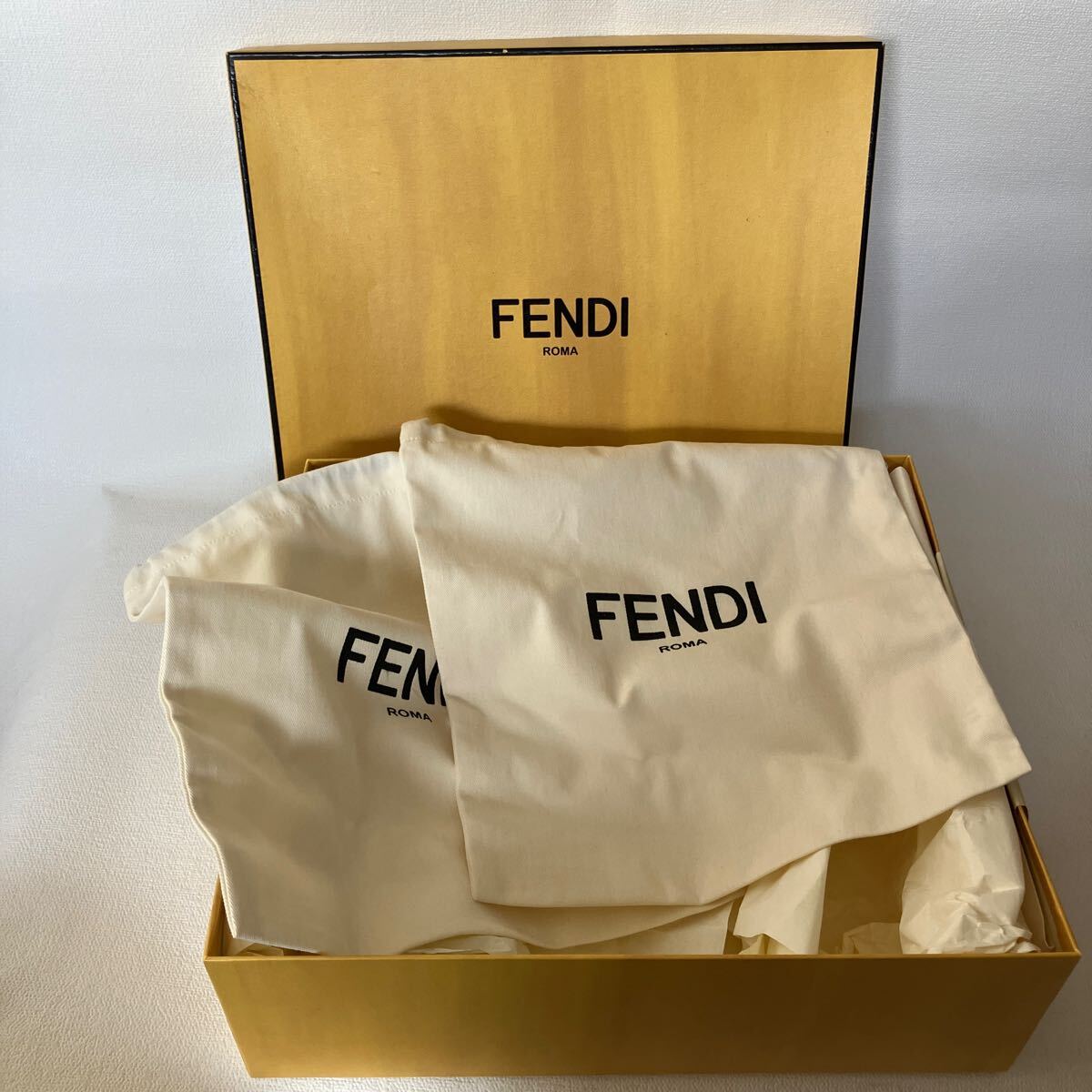 c6 FENDI フェンディ 空箱 袋 まとめて セット BOX 付属品 保存袋 巾着 イエロー 傷凹みダメージ有り ブランド 小物入れに 100cm発送拍卖