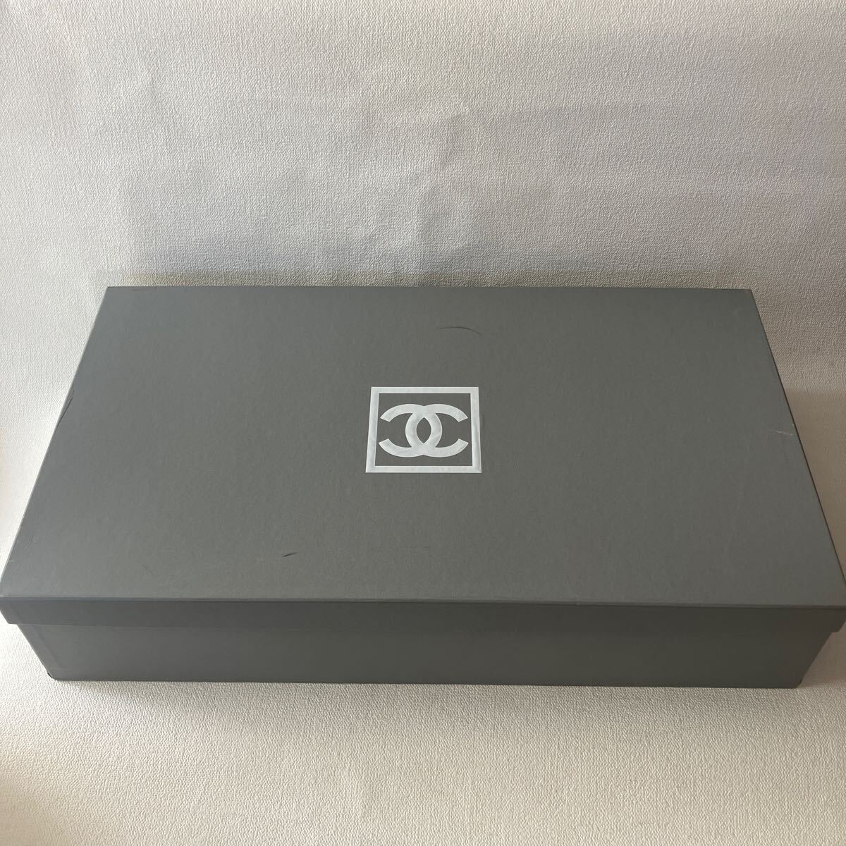 c18 CHANEL 空箱 空き箱 BOX ボックス ロゴ入り シャネル ケース 傷擦れ凹みダメージ有り 小物入れに ブランド コレクション 120cm発送拍卖