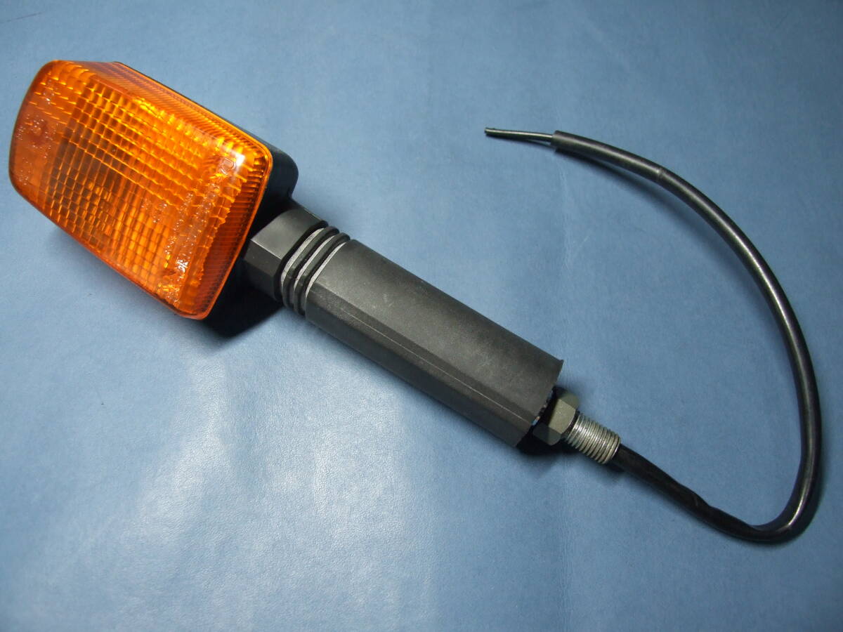 わけあり品:SUZUKI スズキ純正 RF900 GT73E ウインカーASSY(リヤ左右共通)1個 3T-4拍卖
