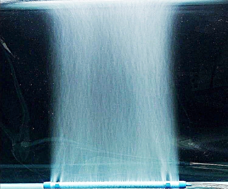 【送料込】ロング エアーストーン  約71cm 2個  連結式 新品即決 エアストーン 水槽用品 内径4mmのエアーチューブで接続可拍卖