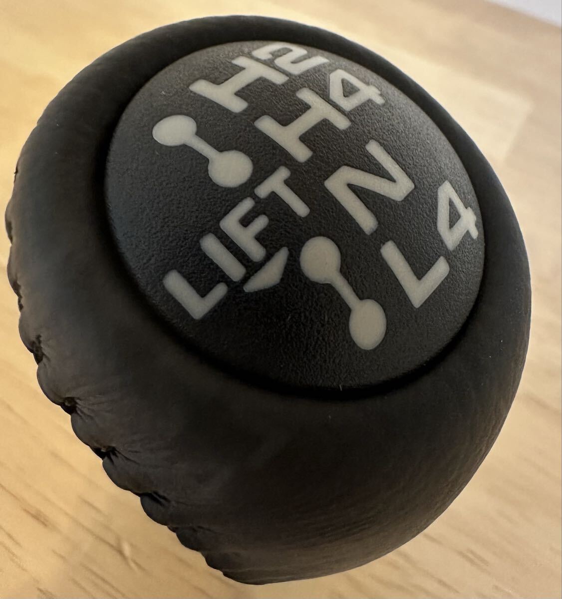 トヨタ 純正 再再販 ランドクルーザー70 本革トランスファーレバー 新品未使用品拍卖