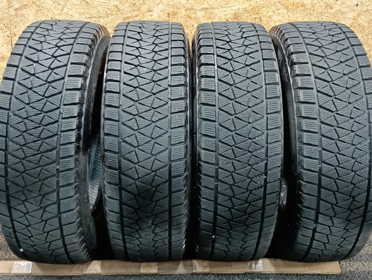 パH1512■215/70R16 100Q BRIDGESTONE BLIZZAK DM-V2 4本価格 条件付き送料無料 冬”18年 残溝7.8~6.8㎜ ハリアー RAV4 デリカ RVR拍卖