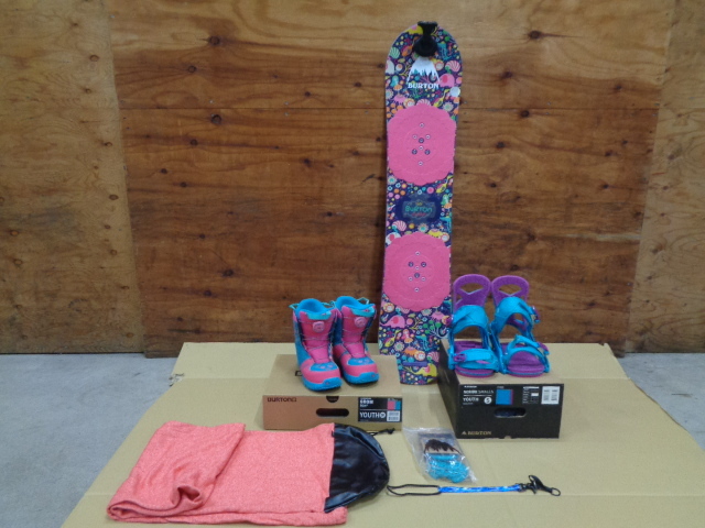 中古美品 BURTON  女の子向け スノーボード・バインディング・ブーツ 3点セット拍卖
