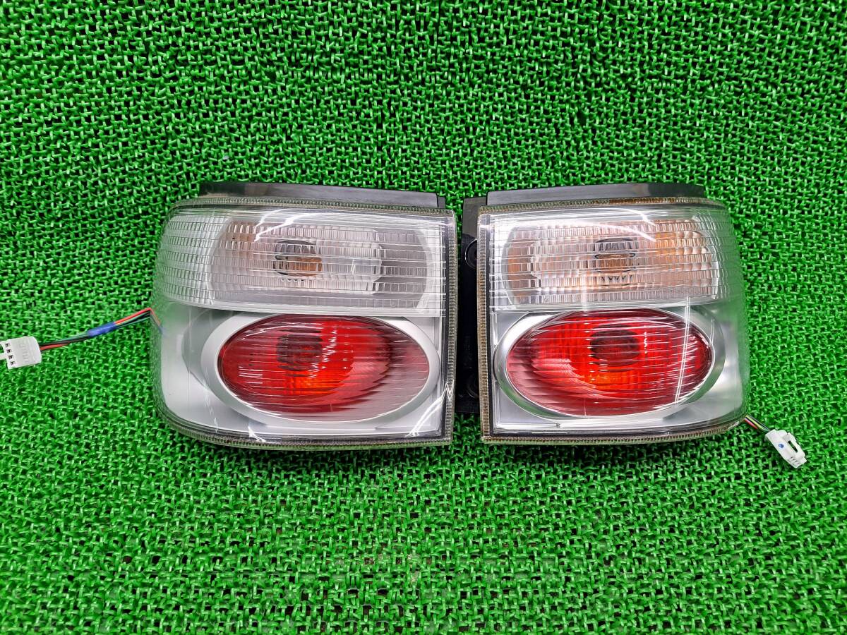 ダイハツ タントカスタム L350S L360S 純正 クリア テールライト 左右セット テールランプ 左 右 テールレンズ拍卖