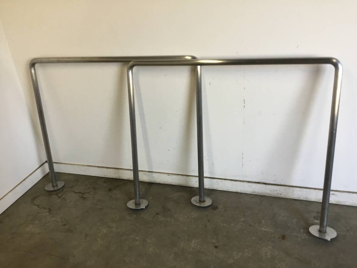 △ y ④ 岐阜発/ ステンレス製 / 車止め / ポール / 手すり / 2本セット / 高さ980mm / 長さ1230mm / 現状品 R7.10/4 △拍卖