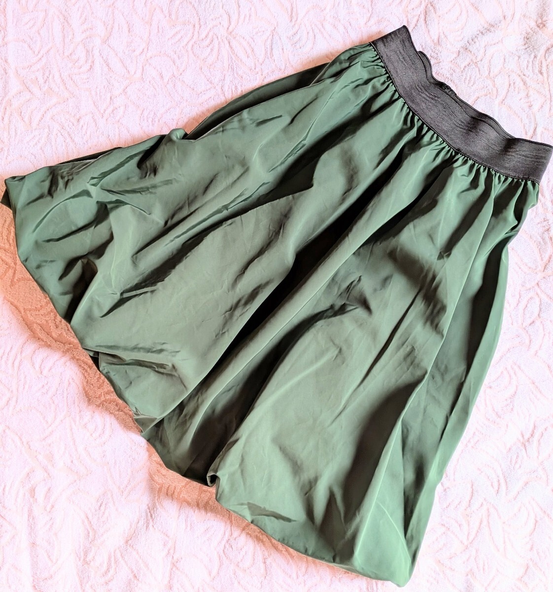 バルーンスカート カーキ/モスグリーン M~L相当 ウエスト幅広ゴム  ギャザー入り ミモレ丈 ボリューム拍卖