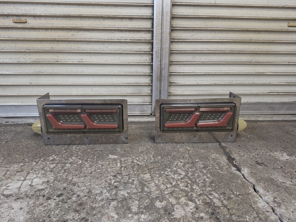 トラックテールランプ シーケンシャル ステンレス板付拍卖