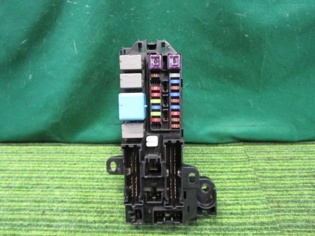 ミラココア DBA-L675S ヒューズボックス ココアプラスX 82600-B2100【岐阜発】拍卖