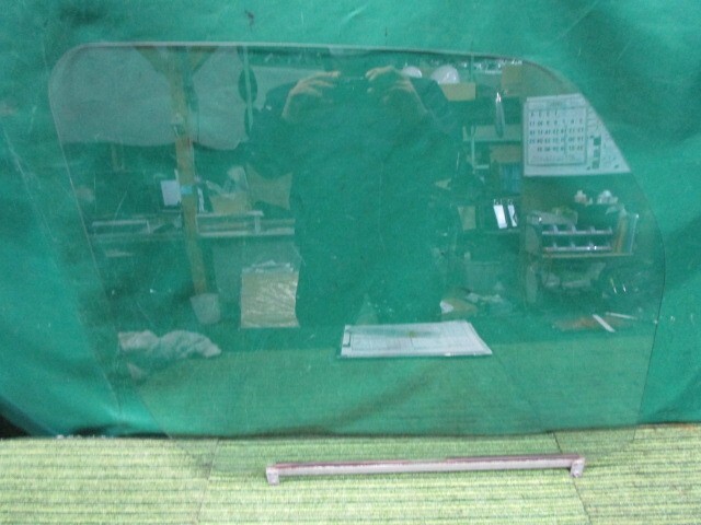 キャリィ EBD-DA63T 右Fドアガラス KCパワステチクゲン 4WD 84531-67H00【岐阜発】拍卖